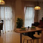 Tiffany\'S Apartment